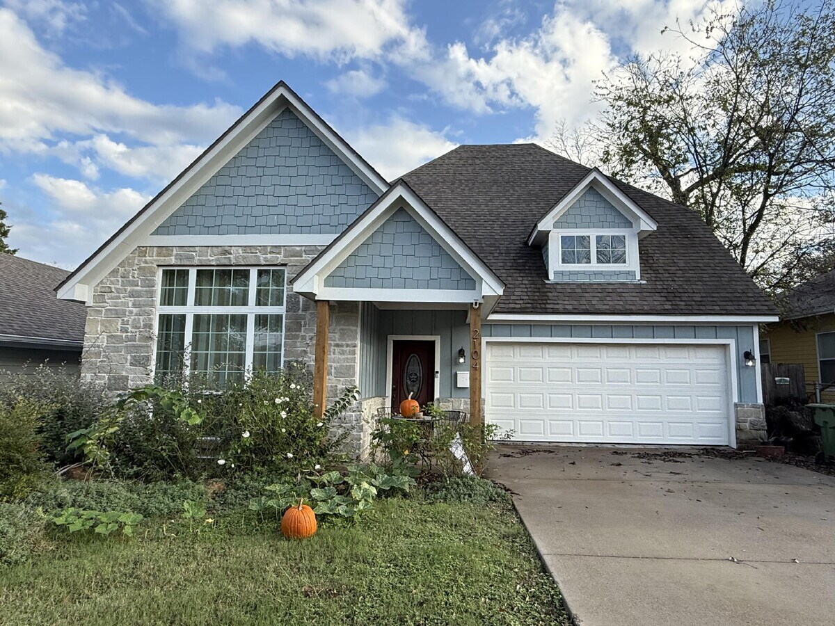 "Charming 3-Bed Home with 2.5 Baths & Spacious 2296 Sq Ft in Waco!" - "Charming 3-Bed Home with 2.5 Baths & Spacious 2296 Sq Ft in Waco!"