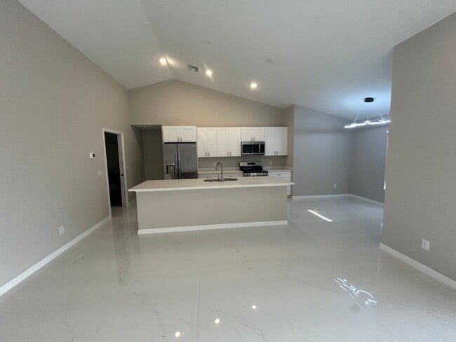 Photo - 2601 NE Juanita Pl