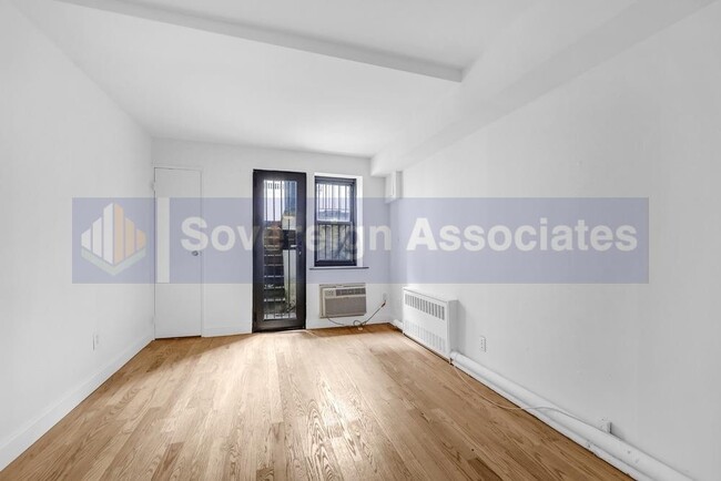 Building Photo - 425 E 80th St Unit 6E Rental