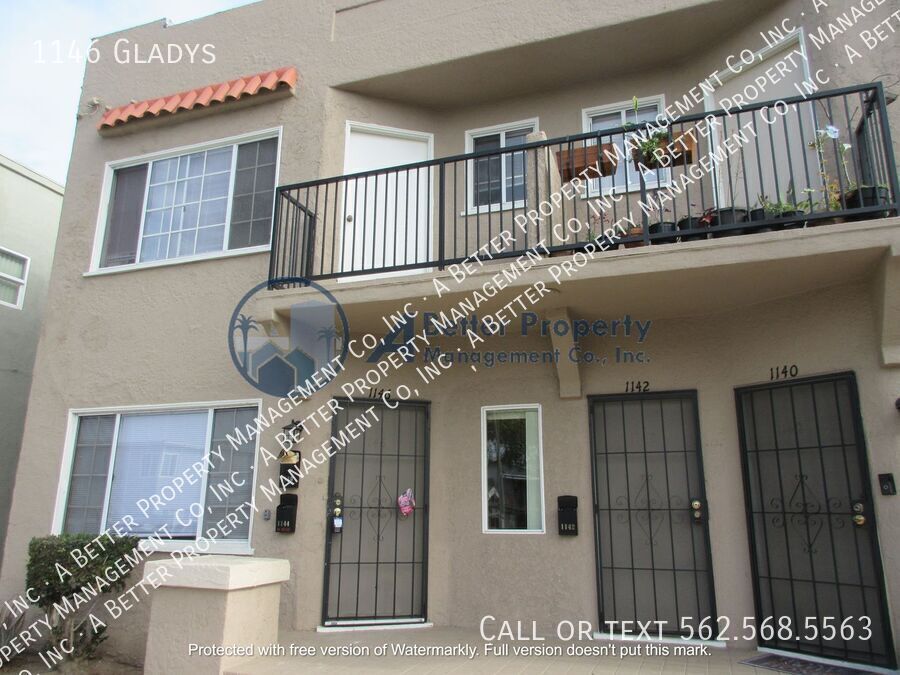 2 story 3 bed, 2 bath w/tiled floors & inc... - 2 story 3 bed, 2 bath w/tiled floors & inc... House