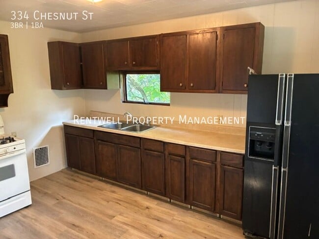 Photo - 334 Chesnut St-