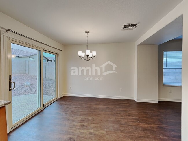 Photo - 309 W Vuelta Friso