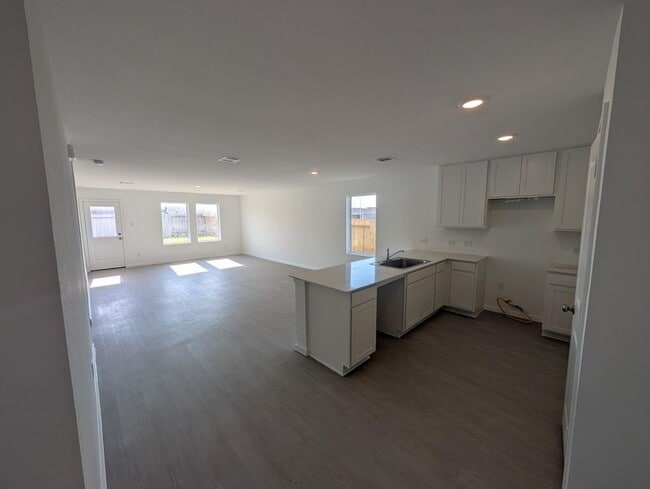 Photo - 313 Nicholas Rd