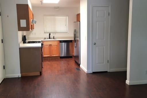 Living Rm to Kitchen