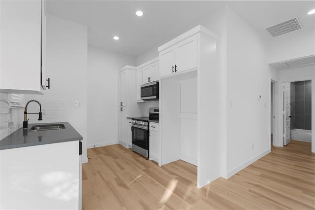 Photo - 2217 Sayle St