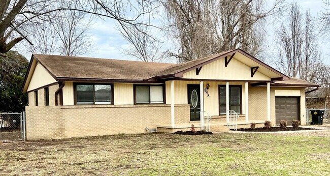 Photo - 848 Southview Dr