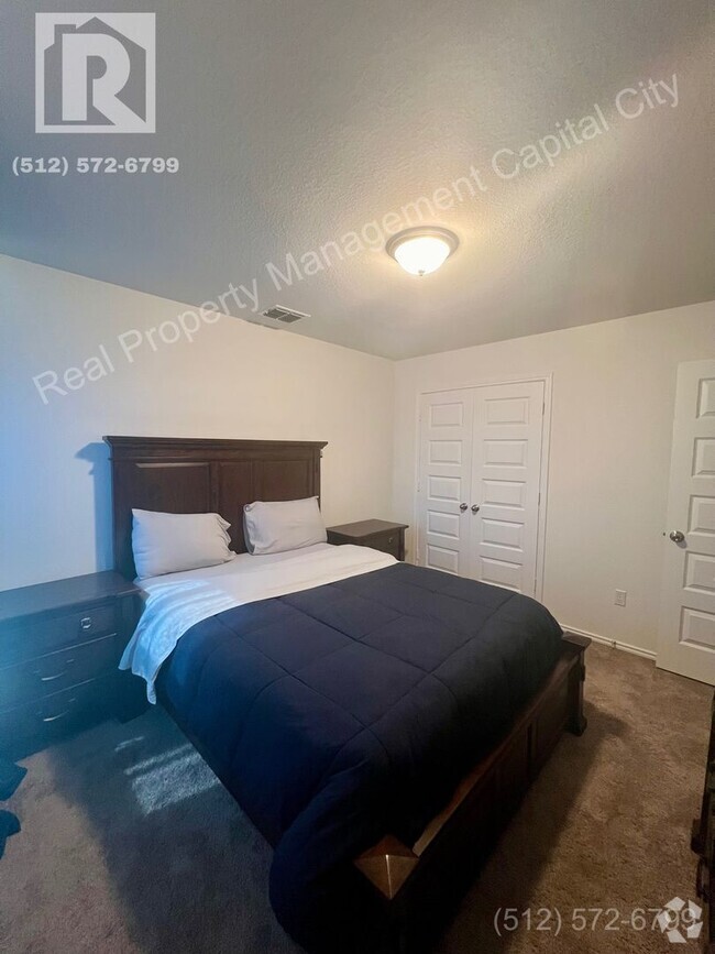 Building Photo - 4577 Avellino Dr Unit Side Bedroom & Shared Bathroom (Upstairs) Rental