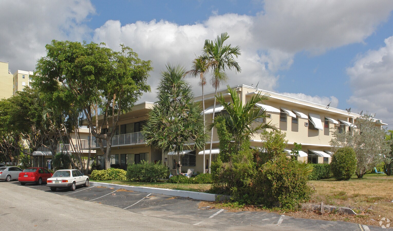 Ken Bar Apartments - Ken Bar Apartments