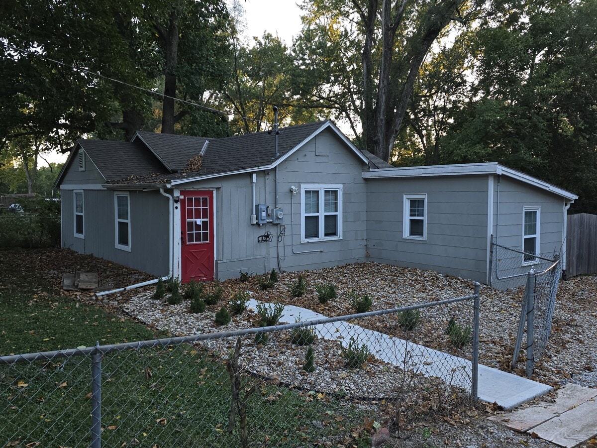 Photo - 7720 Elm Ave