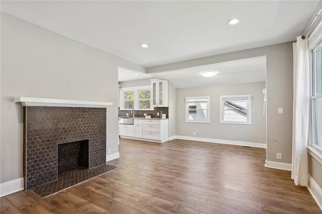 Photo - 1654 Westhaven Dr SW