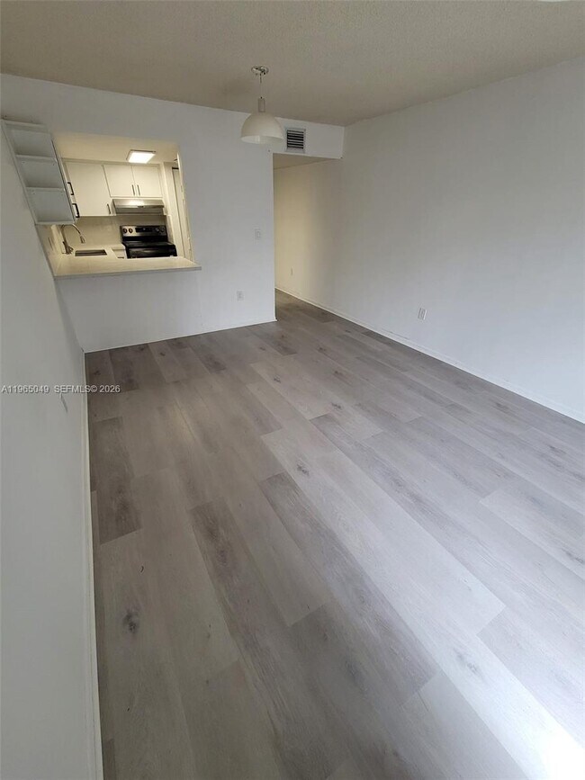 Photo - 1624 NE 151st St