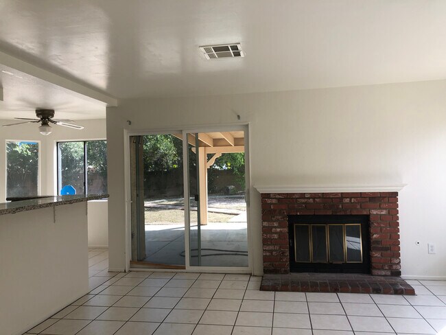 Photo - 44811 Rock Island Dr