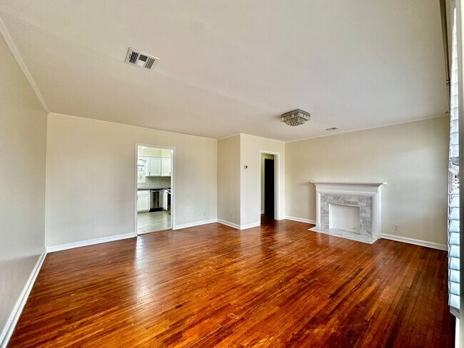 Photo - Adorable Midtown Home!