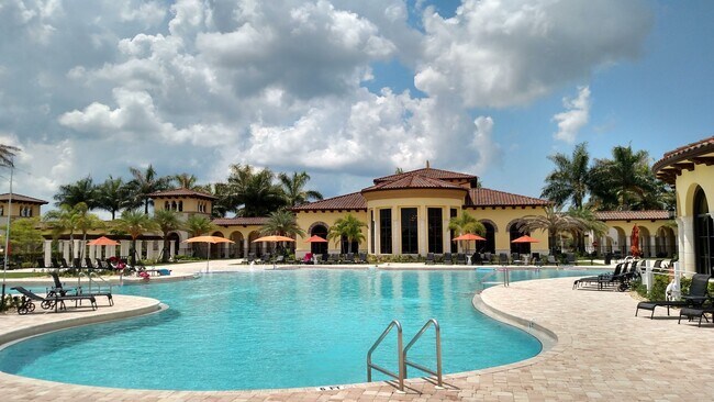 Photo - Impressive Annual Unfurnished 3 Bedroom, 2...