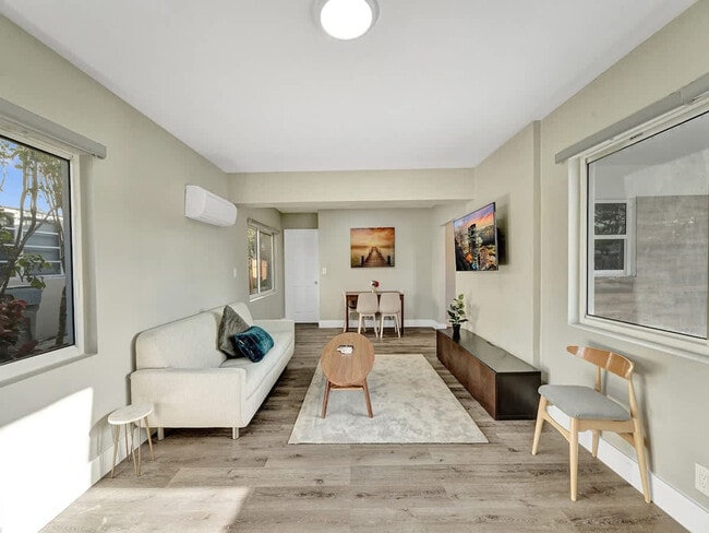 Photo - 3208 NE 9th St Unit SI ID1503952P