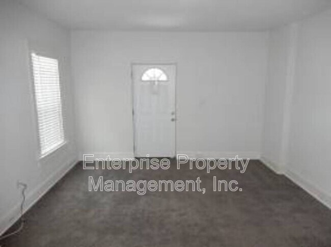 2360 Forest Ave Unit 4