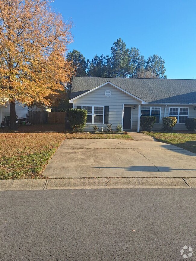 Building Photo - Adorable Three Bedroom Condo in Chapin SC