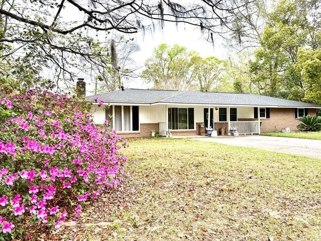 Building Photo - 1 Del Mar Cir