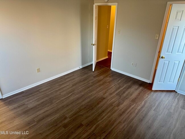 Photo - 6050 Somerset Dr