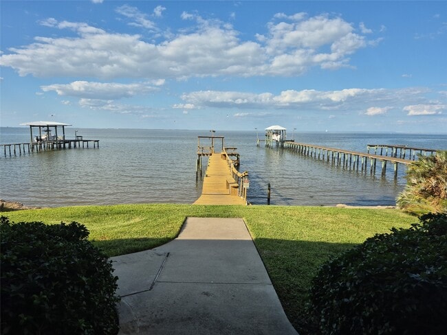 Photo - 402 1/2 Avenue A