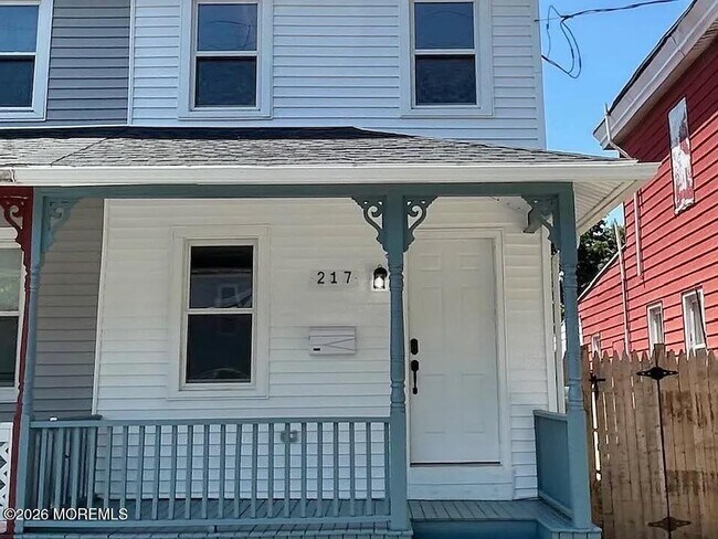 Photo - 217 Wesley St
