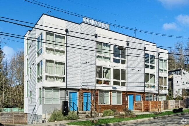 Building Photo - 2 bedroom in Seattle WA 98106 Rental