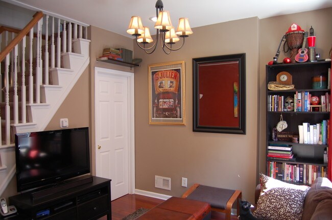 Photo - 2105 Kimball St