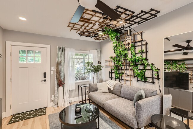 Photo - 408 Hammack Dr