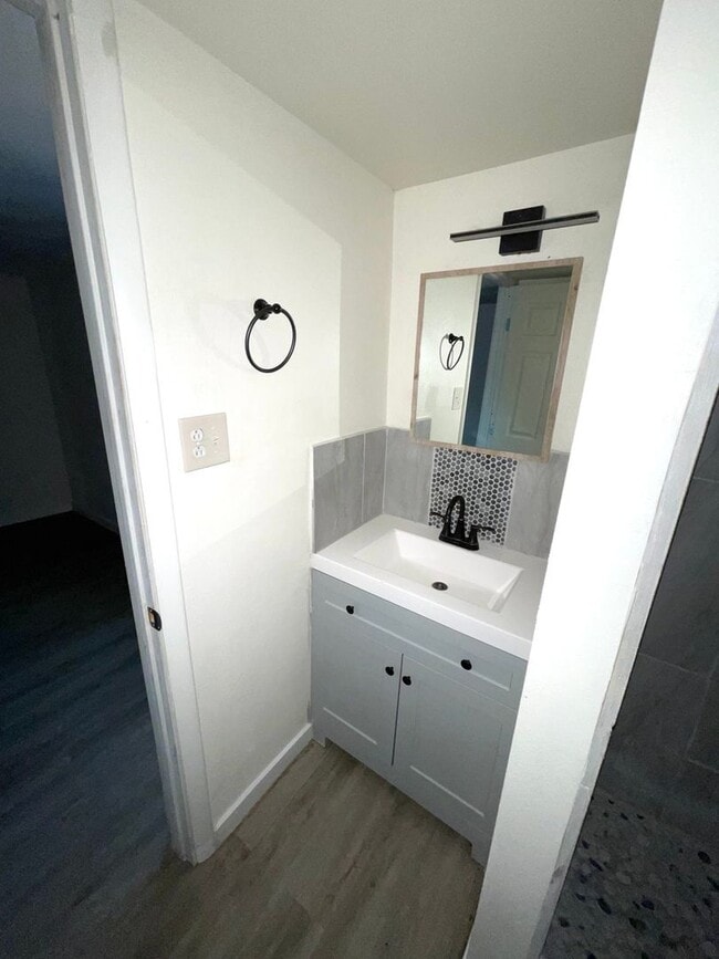 Photo - 4402 E Seneca St