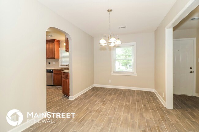 Photo - 1927 Addison Rd NE