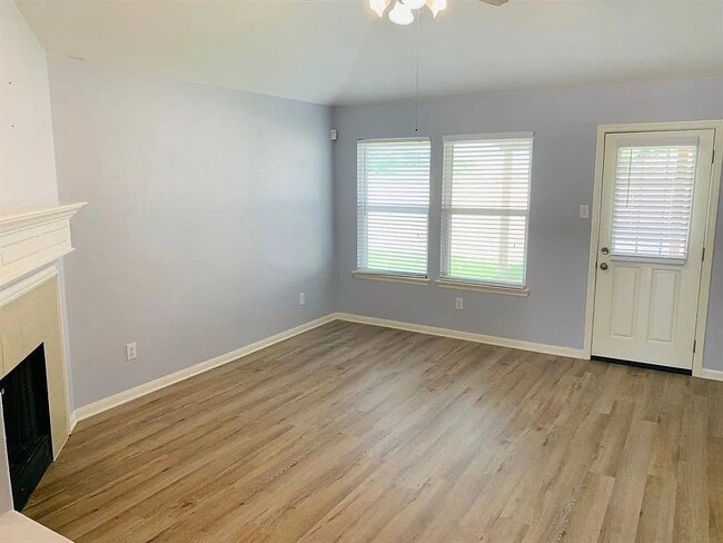 Photo - 8407 Resada Park Ln