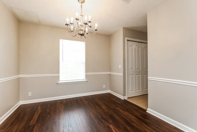 Photo - 7904 Rainey Dr