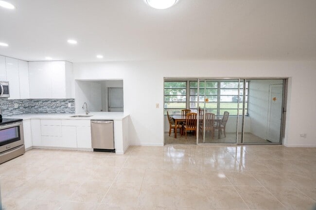 Photo - 17252 SW 112th Pl Unit 21243