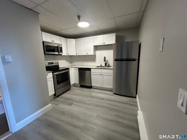 Photo - 472 Main St Unit 3A