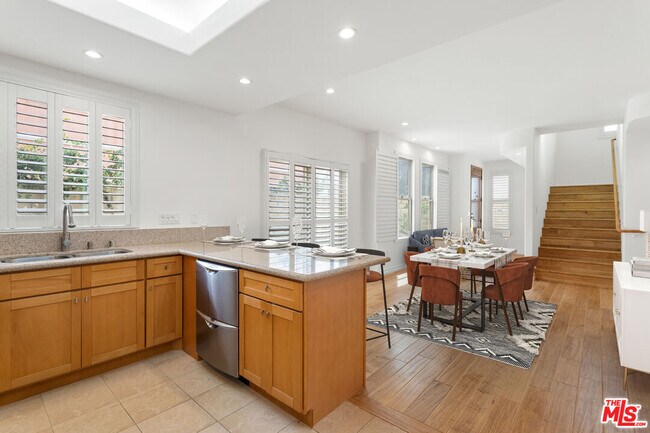 Photo - 24221 Madison St Unidad B