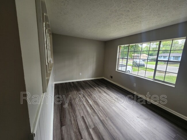 Photo - 10210 Nola Dr