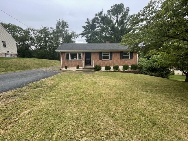 Building Photo - 1113 Craigmont Dr Rental