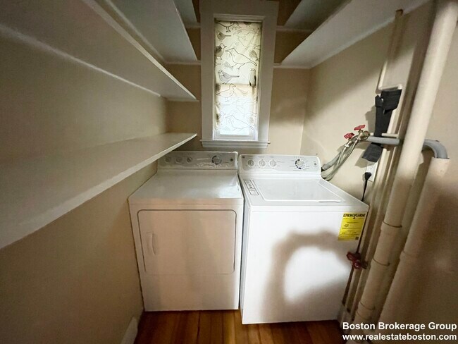 Photo - 24 Willis St