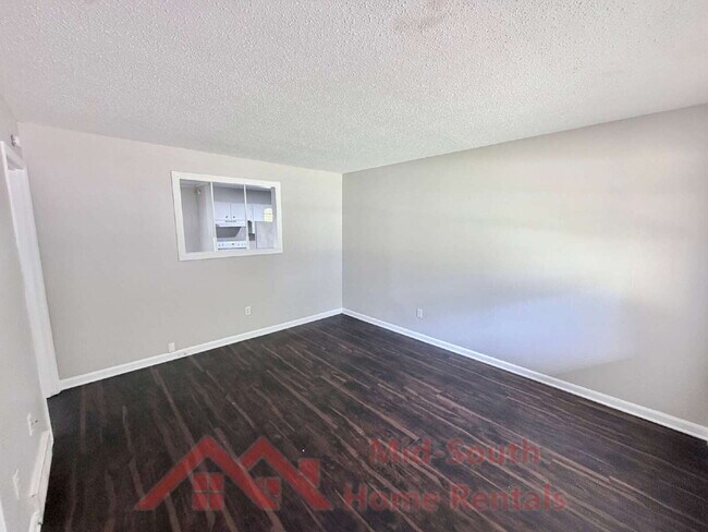 Photo - 4166 Hobson Rd