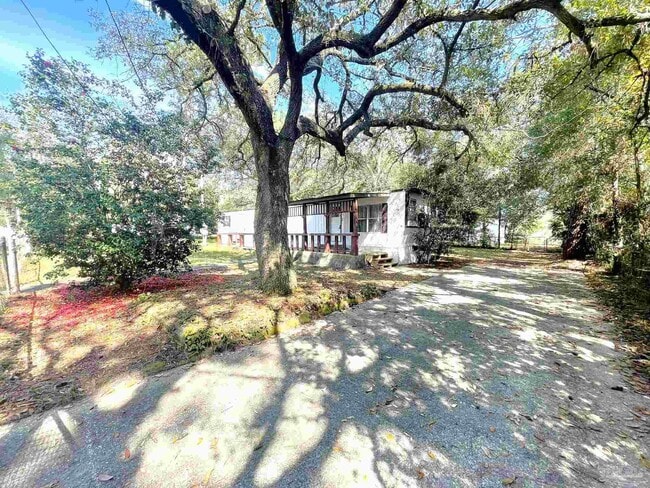 Photo - 1826 Bainbridge Ave