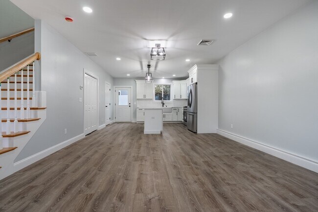 Photo - 217 Earle St