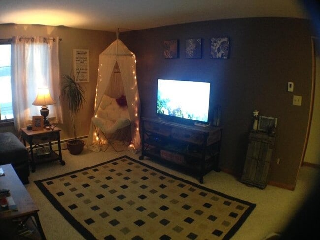 Photo - 2305 Lockport Rd Unit Upper