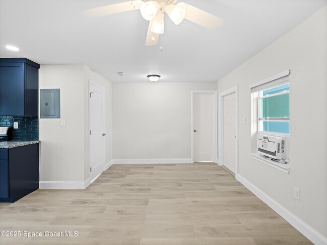 Photo - 101 Deland Ave Unidad 6