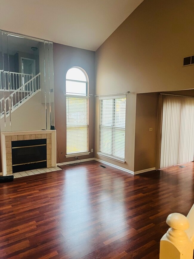 Photo - 1042 Ridgefield Cir