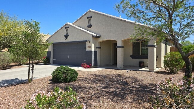 Building Photo - Beautifully updated home in Las Brisas Community of Goodyear!