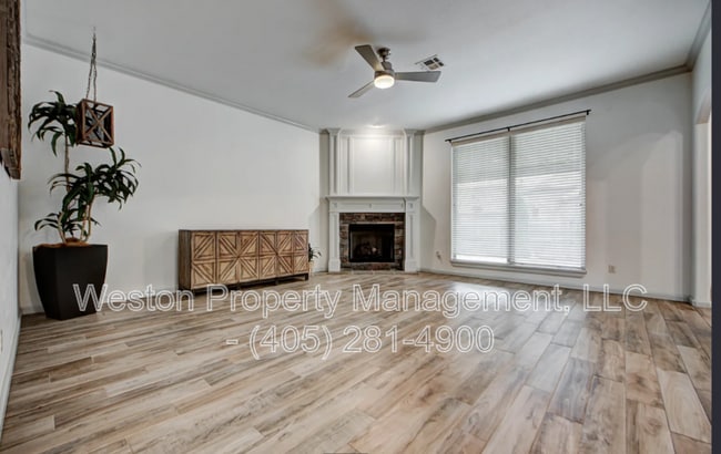 Photo - 300 SW 171st St