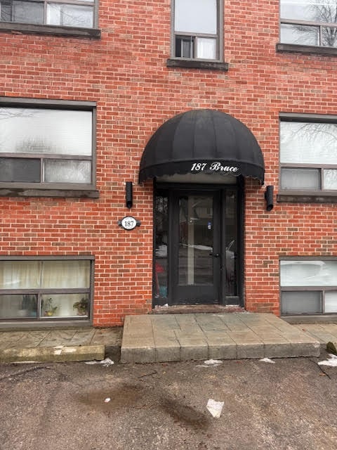 Photo - OLD SOUTH !   Adorable 2 Bedroom + Den * Wortley VILLAGE * Avail NOW! Unit 1