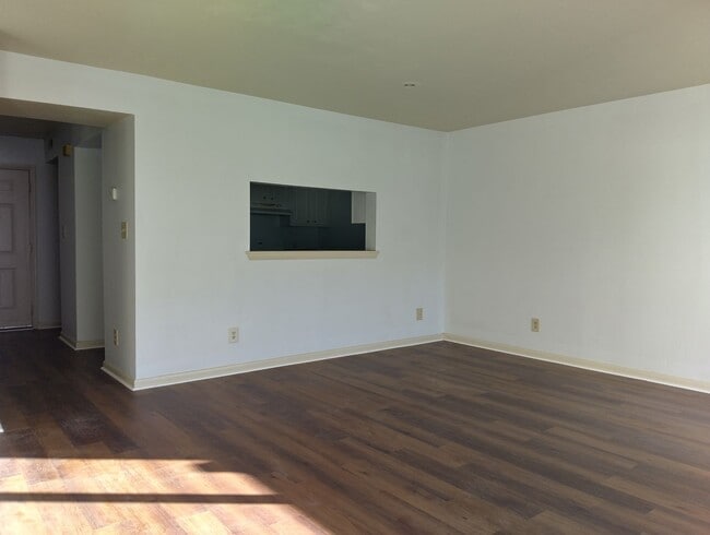 Photo - Light filled 3bd/1.5ba with hardwood throughout
