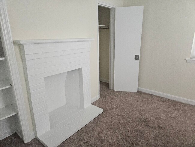 Photo - 913 Old Edgefield Rd