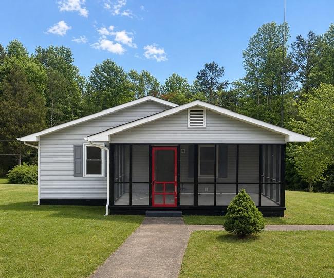 Building Photo - Peaceful Country Retreat